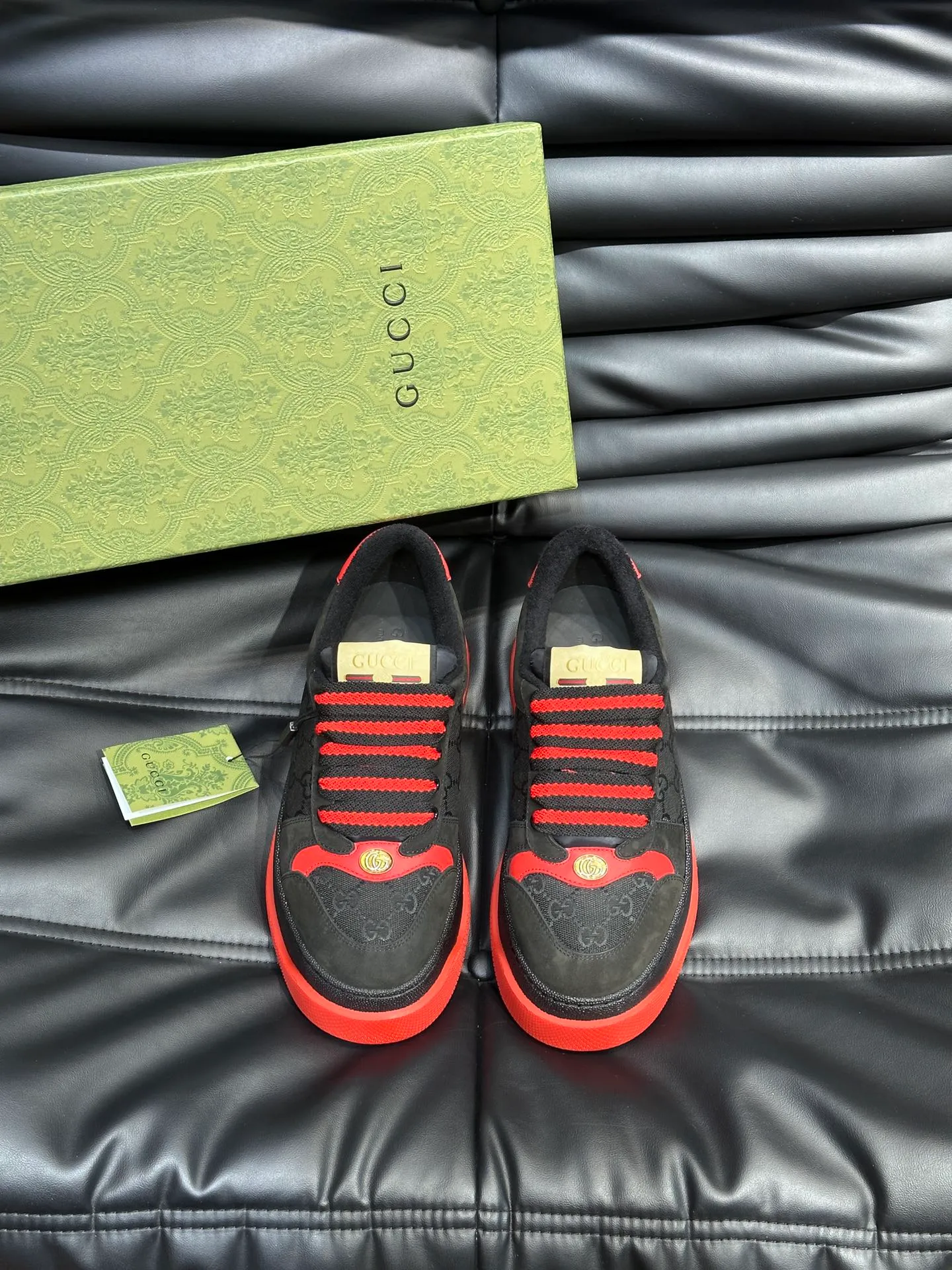 Men's men's shoes 💰p480 "GUCC*" Screener series 👫 Couple style GG thick-soled sneakers, the Screener series is inspired by the classic sneakers of the 1970s, cleverly incorporating the retro Gucci logo, two-color waterproof platform soles, and 5CM thick soles to enhance the aura, conveying the new design concept that a single product should be permanently accompanied by the passage of time, creating a retro distressed effect, decorated with metal double G oval enamel details! High-quality, versatile classic items, highly recommended. Size female 35-39, male 38-44